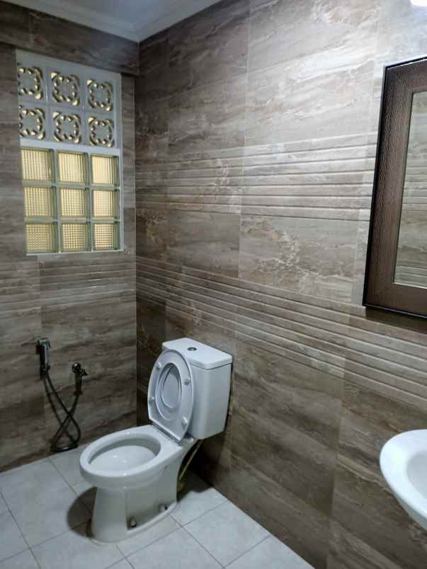 dijual rumah pulomas barat pulomas