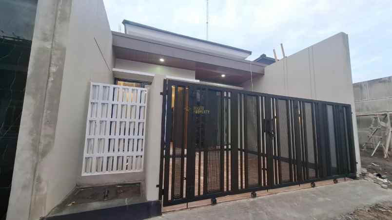 dijual rumah purwomartani kec kalasan