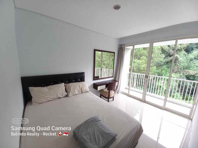 dijual rumah resor dago pakar