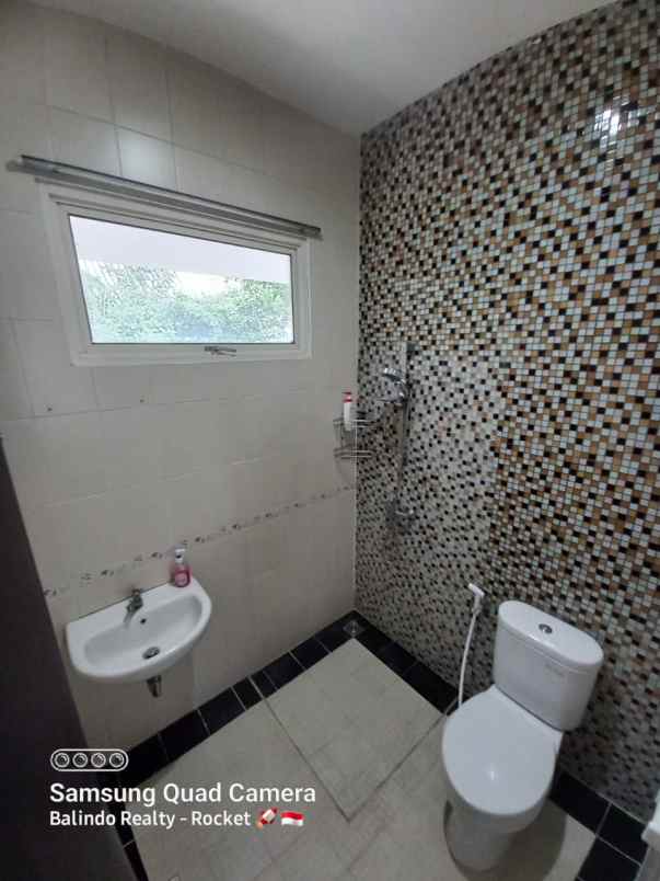 dijual rumah resor dago pakar