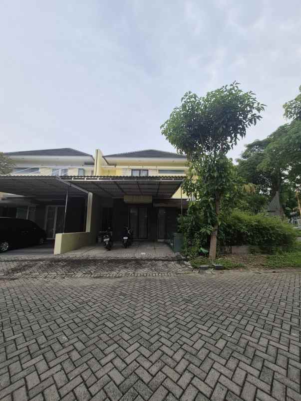 dijual rumah royal residence cluster