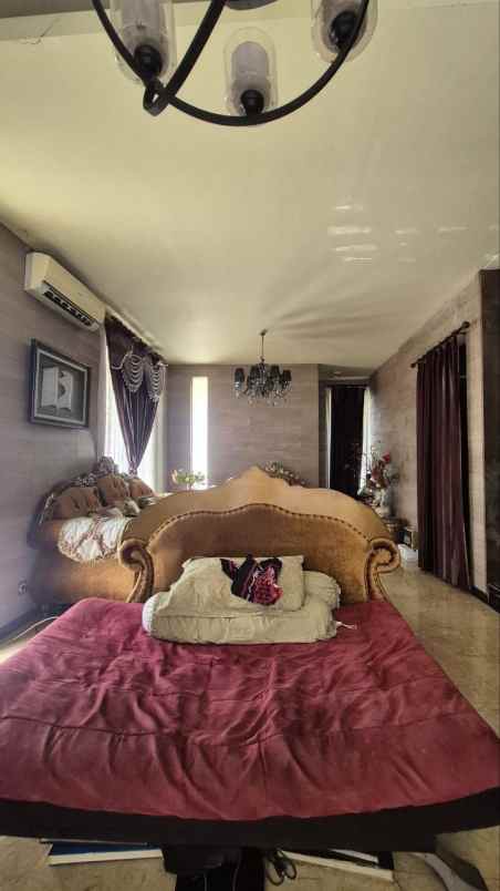 dijual rumah royal residence cluster