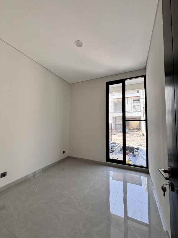 dijual rumah rumah darmo baru barat