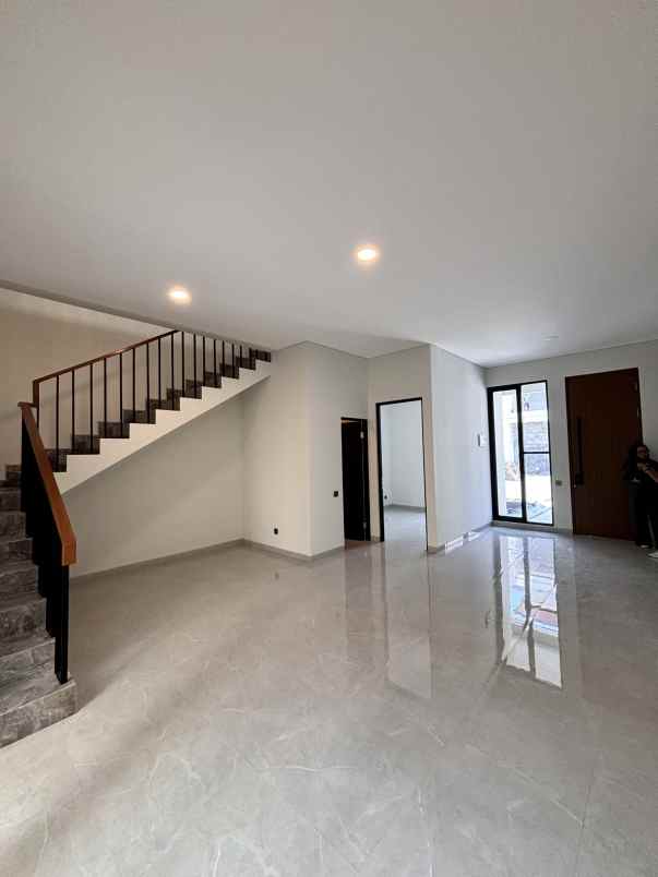 dijual rumah rumah darmo baru barat