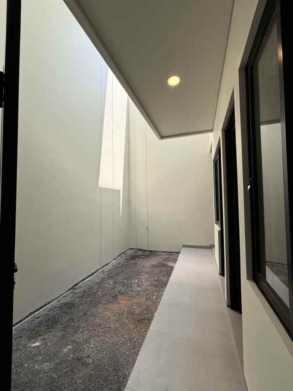 dijual rumah rumah darmo baru barat