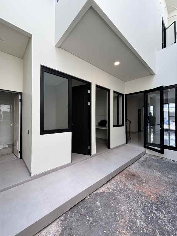 dijual rumah rumah darmo baru barat