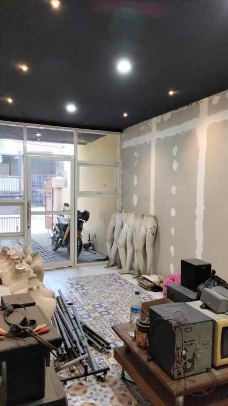 dijual rumah rungkut