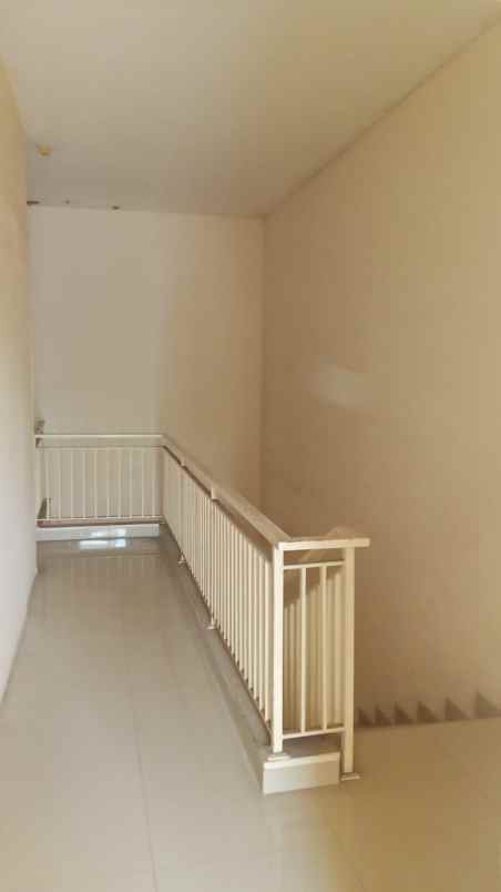 dijual rumah rungkut