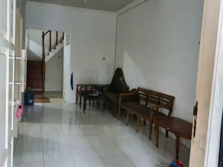 dijual rumah rungkut