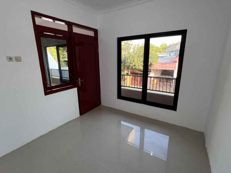 dijual rumah rungkut
