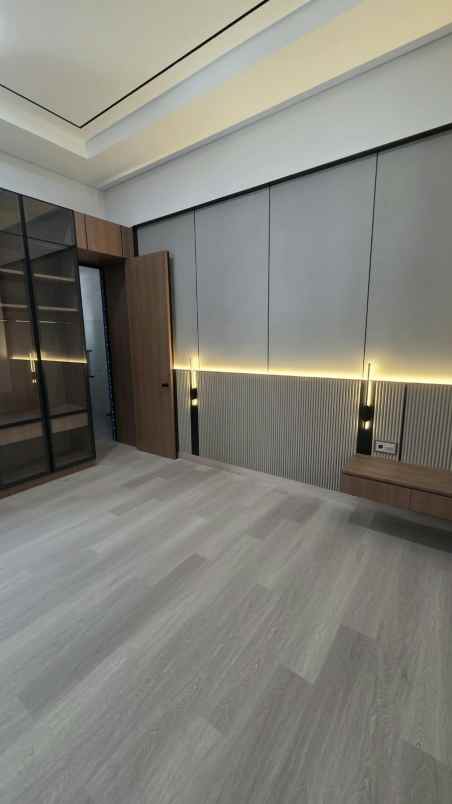 dijual rumah san antonio pakuwon city