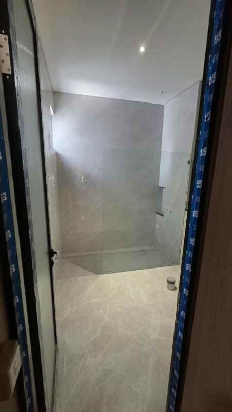 dijual rumah san antonio pakuwon city