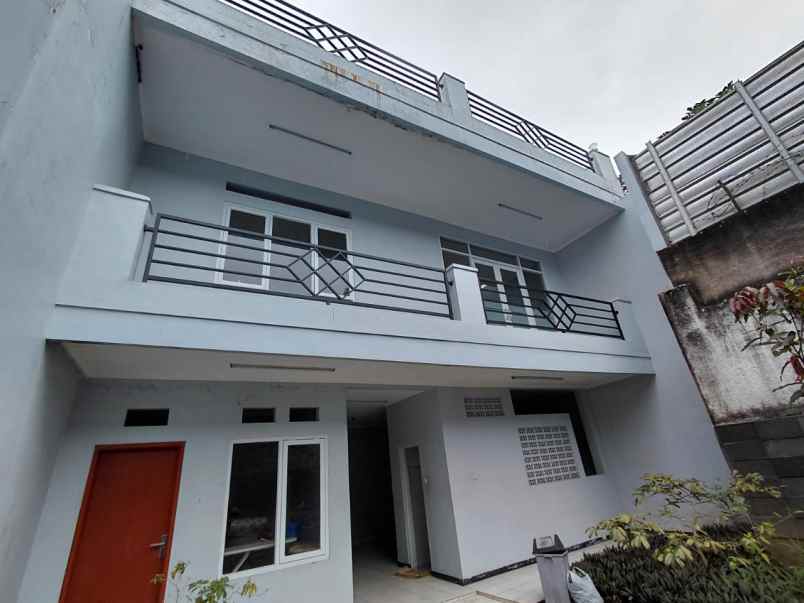 dijual rumah sangat strategis