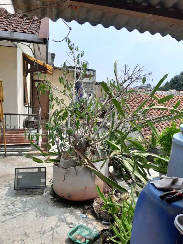 dijual rumah sarijadi bandung