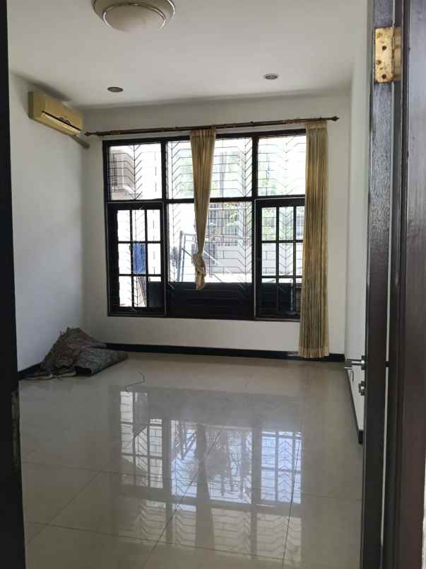 dijual rumah satelit utara