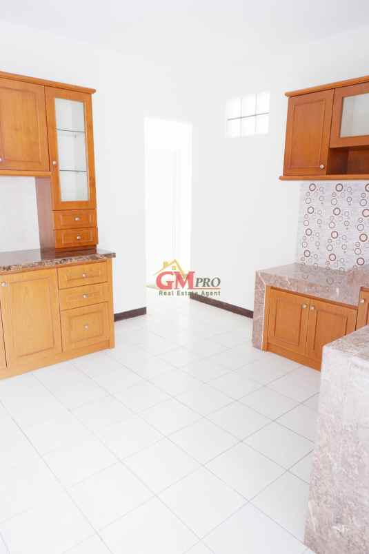 dijual rumah sayap hegarmanah