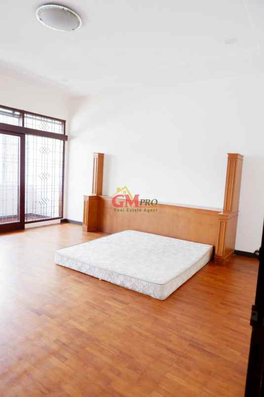 dijual rumah sayap hegarmanah