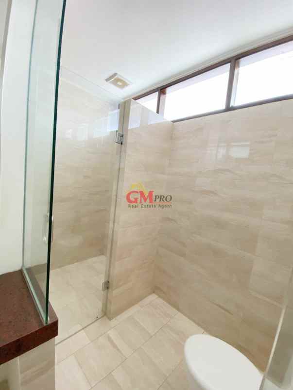 dijual rumah sayap hegarmanah