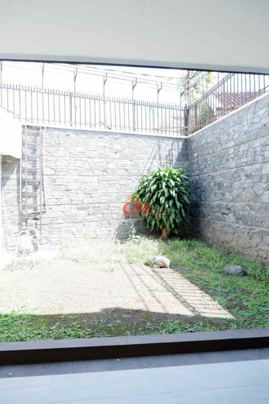 dijual rumah sayap hegarmanah