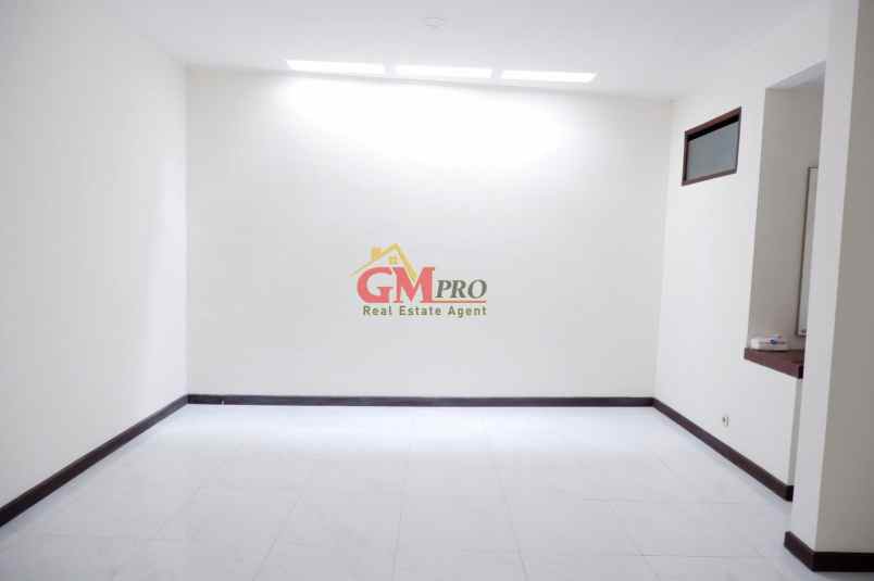 dijual rumah sayap hegarmanah