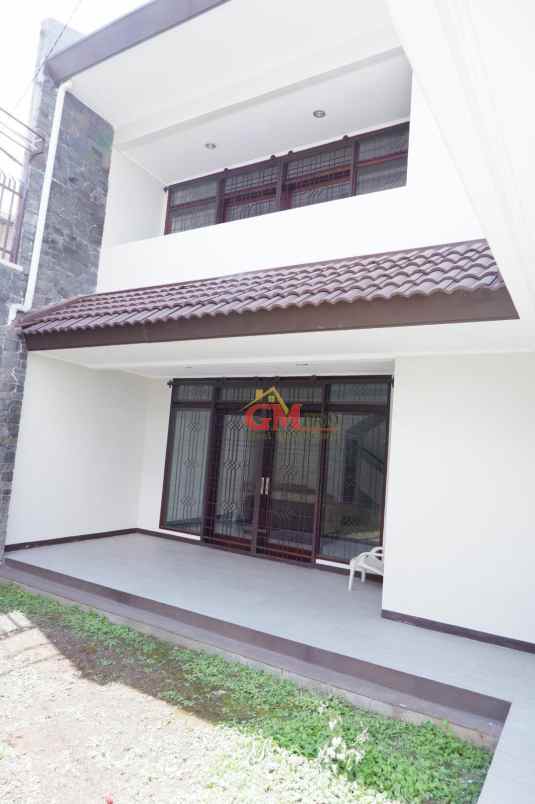 dijual rumah sayap hegarmanah