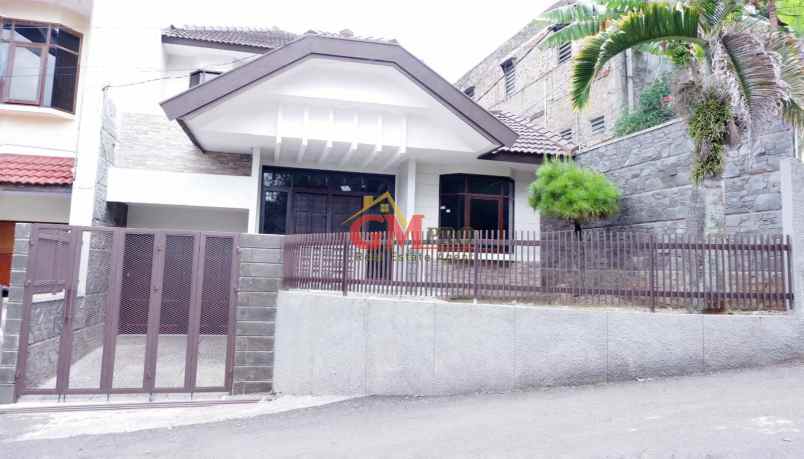 dijual rumah sayap hegarmanah