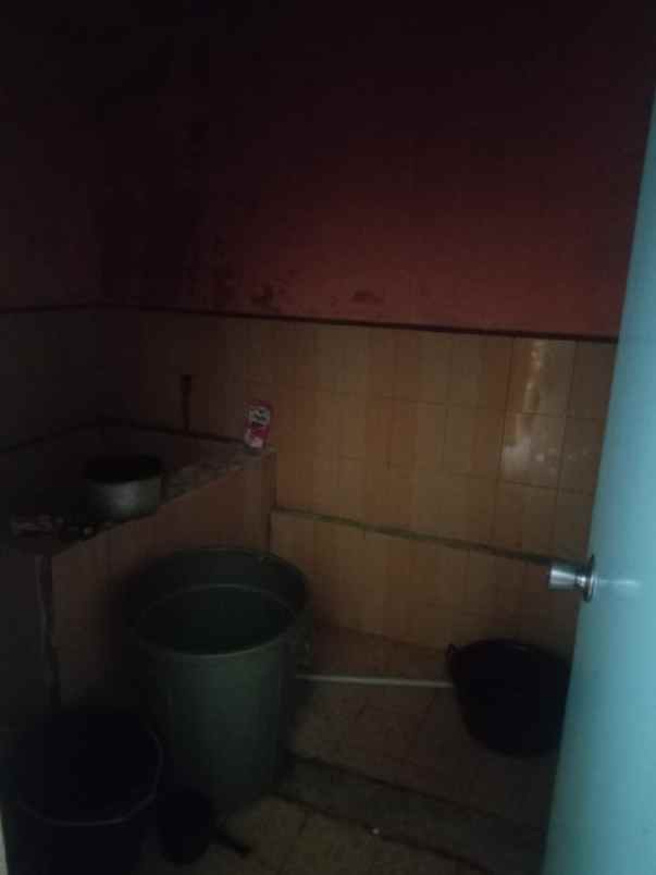 dijual rumah second jalan manunggal depan kampus uin