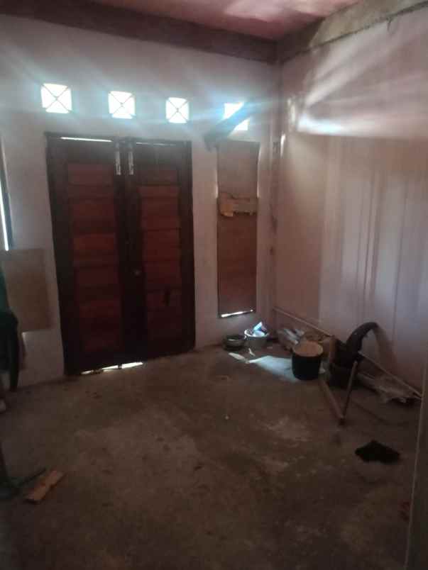 dijual rumah second jalan manunggal depan kampus uin