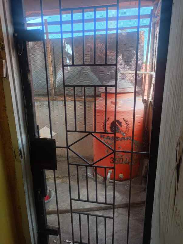 dijual rumah second jalan manunggal depan kampus uin