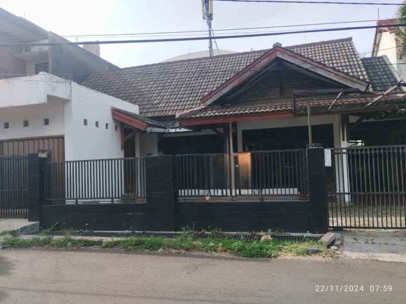 dijual rumah siap huni dengan bangunan multifungsi