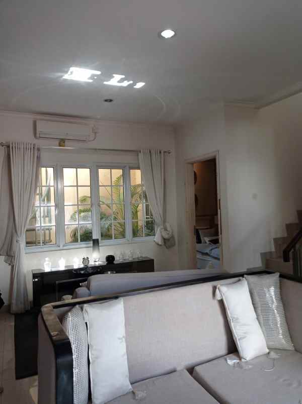 dijual rumah simongan