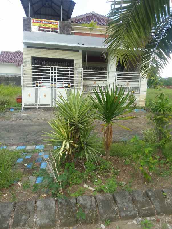 dijual rumah strategis di perumahan mandiri land