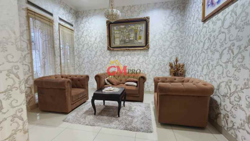 dijual rumah surya sumantri