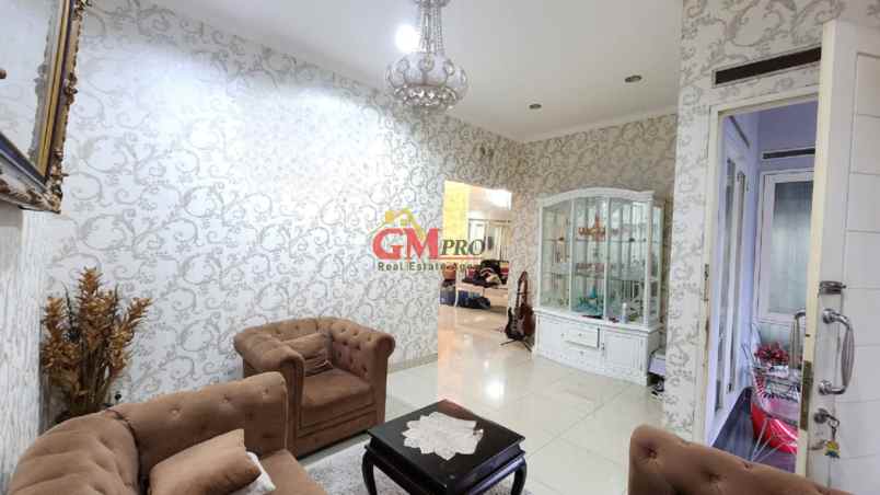 dijual rumah surya sumantri