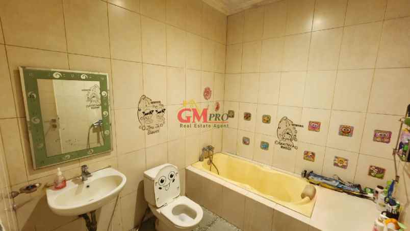 dijual rumah surya sumantri