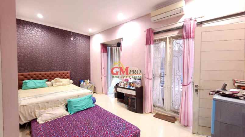 dijual rumah surya sumantri