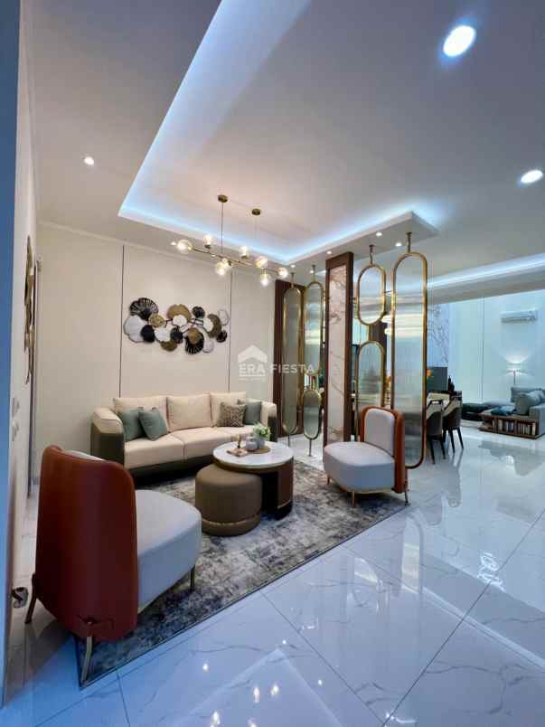 dijual rumah suvarna sutera cikupa