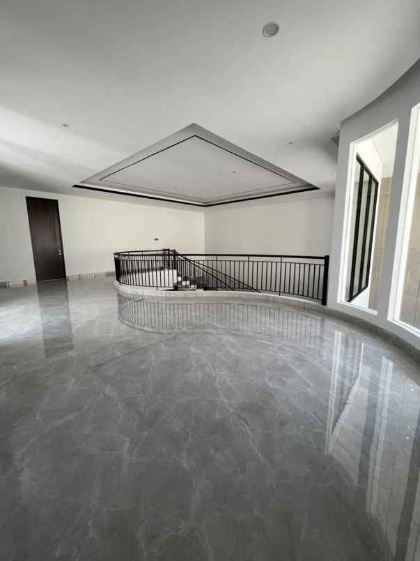 dijual rumah taman golf citraland surabaya