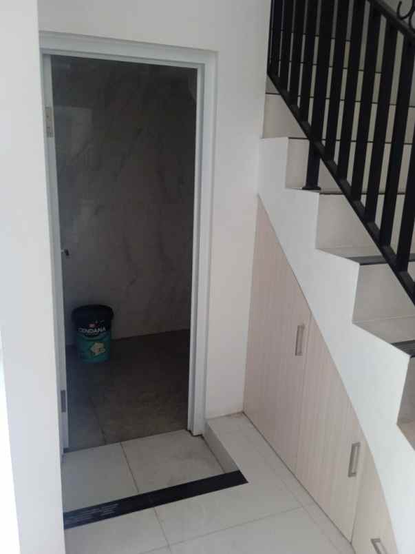 dijual rumah taman malaka pondok kelapa