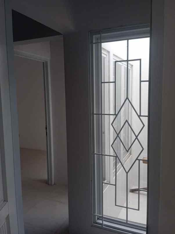 dijual rumah taman malaka pondok kelapa