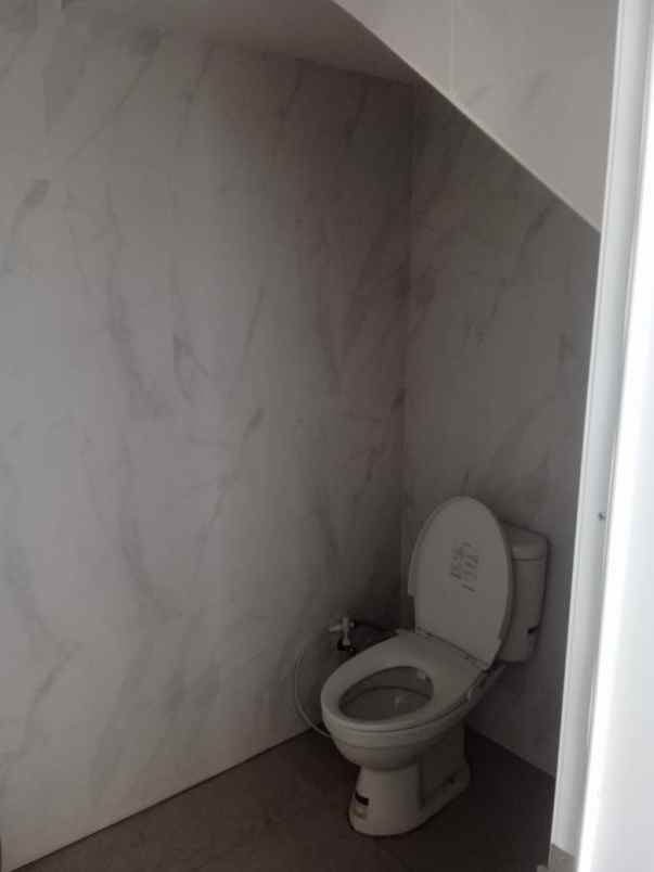 dijual rumah taman malaka pondok kelapa