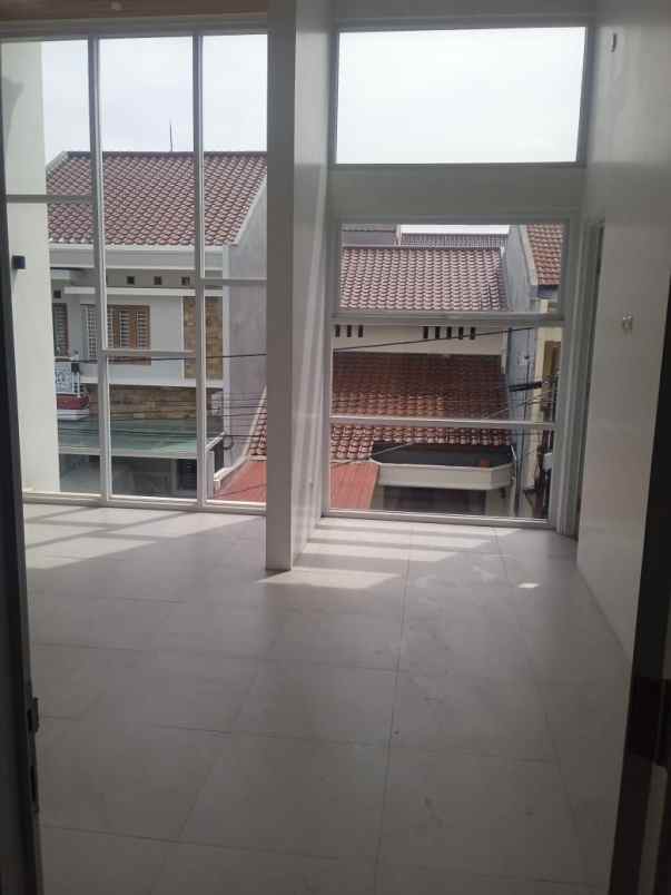 dijual rumah taman malaka pondok kelapa