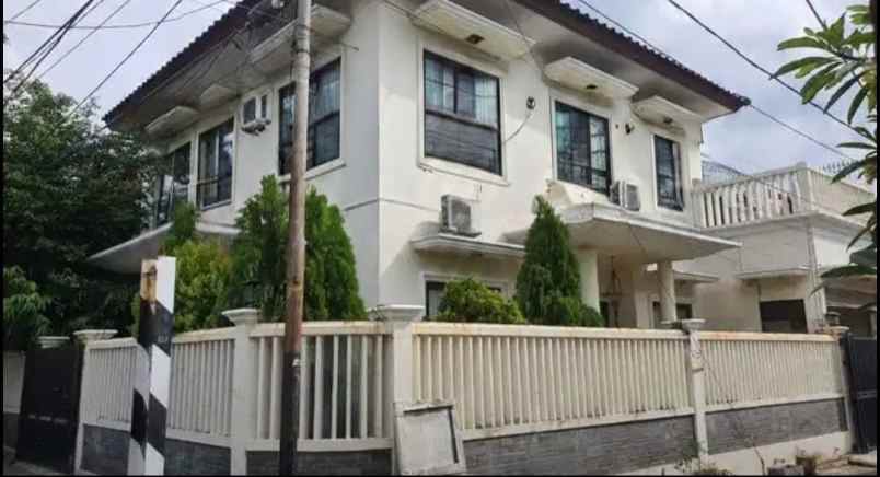 dijual rumah taman persada kemala