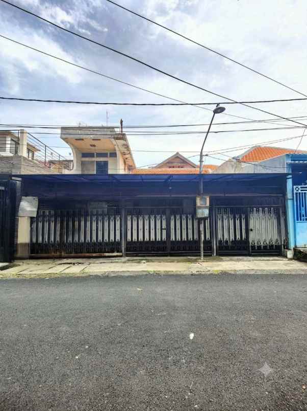 dijual rumah taman simolawang baru