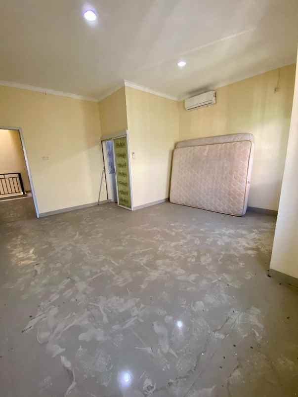 dijual rumah tanjung duren selatan