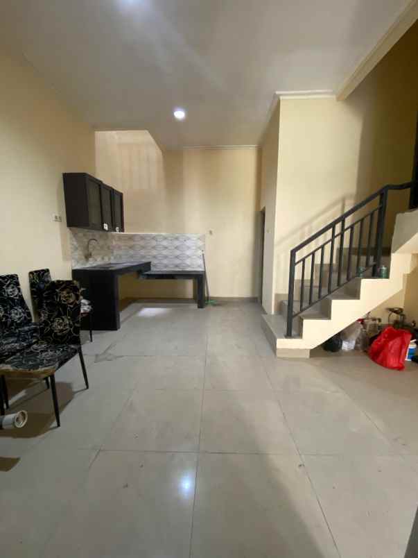 dijual rumah tanjung duren selatan