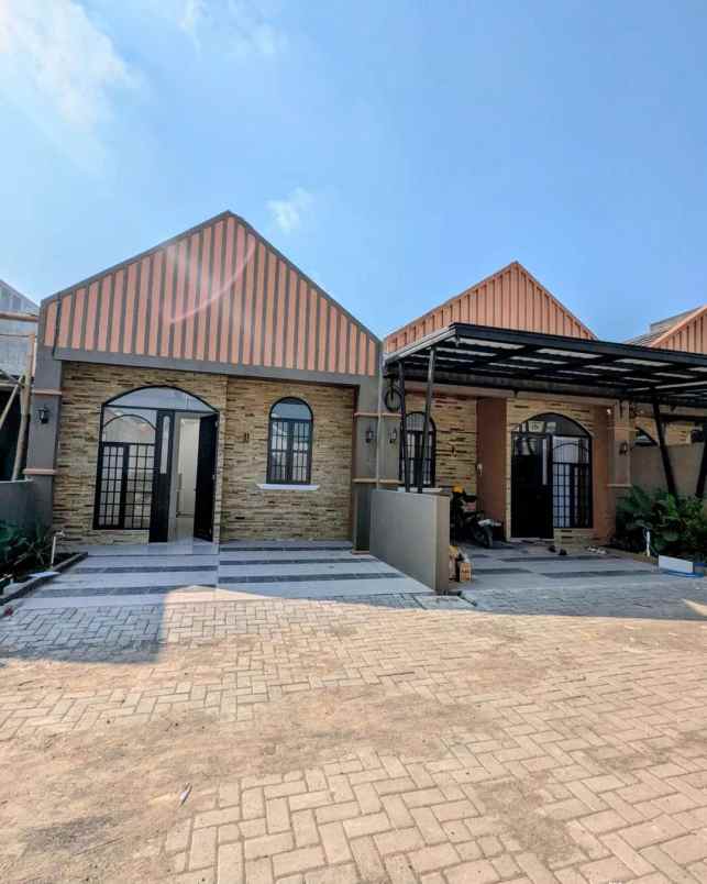 dijual rumah tembalang