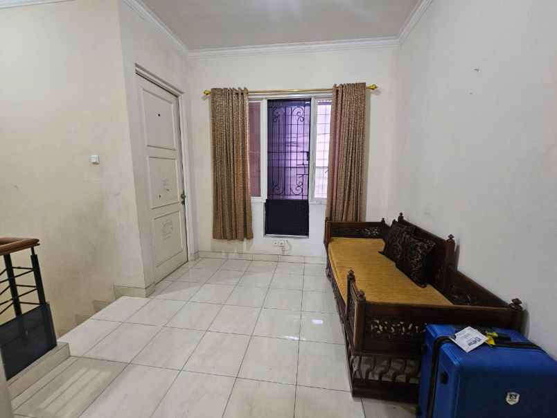 dijual rumah the royal residence cakung