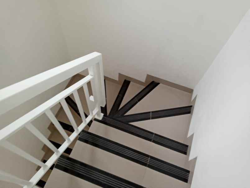 dijual rumah tirtajaya sukmajaya depok