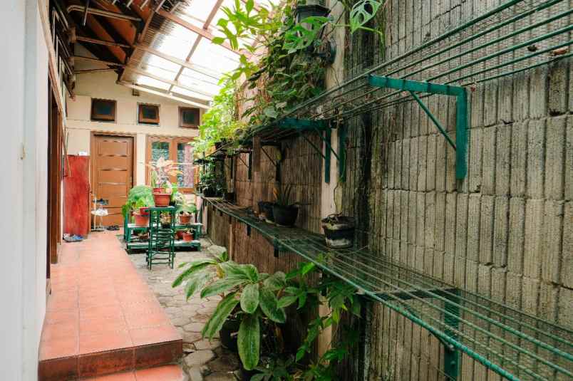 dijual rumah usaha di kawasan cihapit kota bandung